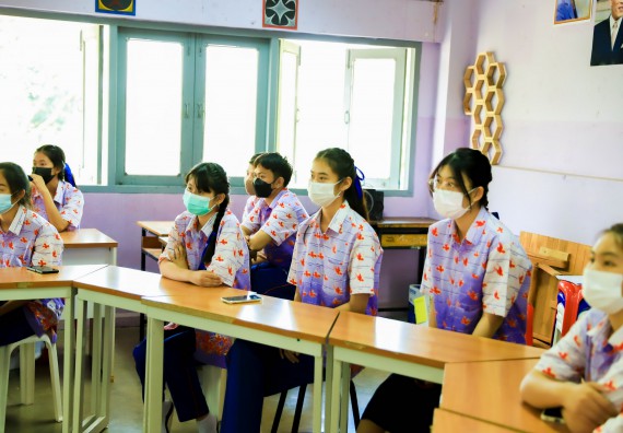 ภาพกิจกรรม   คณะวิทยาศาสตร์และเทคโนโลยี จัดค่ายวิทยาศาสตร์สัญจรโรงเรียนเฉลิมพระเกียรติสมเด็จพระศรีนครินทร์ กำแพงเพชร ฯ