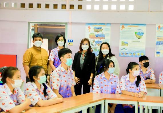 ภาพกิจกรรม   คณะวิทยาศาสตร์และเทคโนโลยี จัดค่ายวิทยาศาสตร์สัญจรโรงเรียนเฉลิมพระเกียรติสมเด็จพระศรีนครินทร์ กำแพงเพชร ฯ