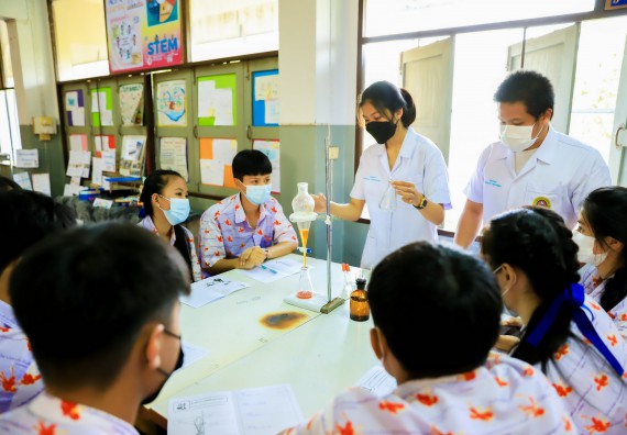 ภาพกิจกรรม   คณะวิทยาศาสตร์และเทคโนโลยี จัดค่ายวิทยาศาสตร์สัญจรโรงเรียนเฉลิมพระเกียรติสมเด็จพระศรีนครินทร์ กำแพงเพชร ฯ