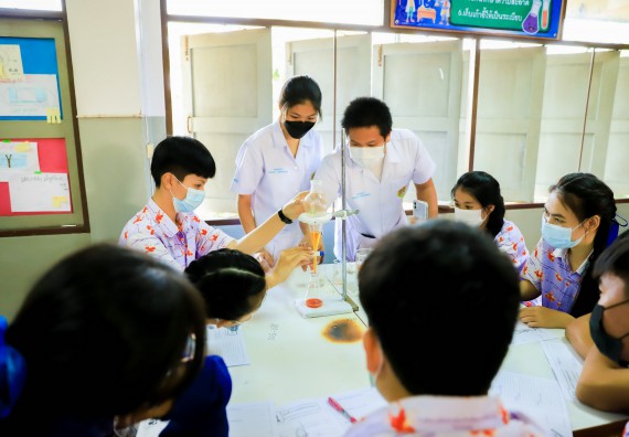 ภาพกิจกรรม   คณะวิทยาศาสตร์และเทคโนโลยี จัดค่ายวิทยาศาสตร์สัญจรโรงเรียนเฉลิมพระเกียรติสมเด็จพระศรีนครินทร์ กำแพงเพชร ฯ