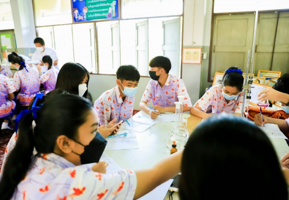 ภาพกิจกรรม   คณะวิทยาศาสตร์และเทคโนโลยี จัดค่ายวิทยาศาสตร์สัญจรโรงเรียนเฉลิมพระเกียรติสมเด็จพระศรีนครินทร์ กำแพงเพชร ฯ