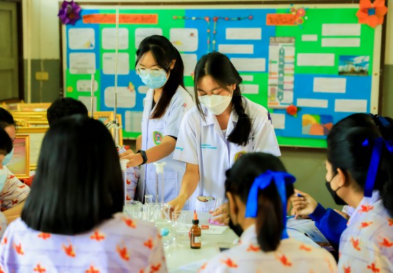 ภาพกิจกรรม   คณะวิทยาศาสตร์และเทคโนโลยี จัดค่ายวิทยาศาสตร์สัญจรโรงเรียนเฉลิมพระเกียรติสมเด็จพระศรีนครินทร์ กำแพงเพชร ฯ