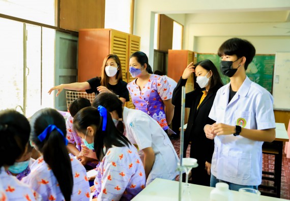 ภาพกิจกรรม   คณะวิทยาศาสตร์และเทคโนโลยี จัดค่ายวิทยาศาสตร์สัญจรโรงเรียนเฉลิมพระเกียรติสมเด็จพระศรีนครินทร์ กำแพงเพชร ฯ