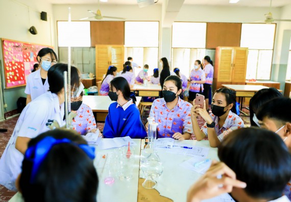 ภาพกิจกรรม   คณะวิทยาศาสตร์และเทคโนโลยี จัดค่ายวิทยาศาสตร์สัญจรโรงเรียนเฉลิมพระเกียรติสมเด็จพระศรีนครินทร์ กำแพงเพชร ฯ