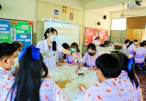 ภาพกิจกรรม   คณะวิทยาศาสตร์และเทคโนโลยี จัดค่ายวิทยาศาสตร์สัญจรโรงเรียนเฉลิมพระเกียรติสมเด็จพระศรีนครินทร์ กำแพงเพชร ฯ