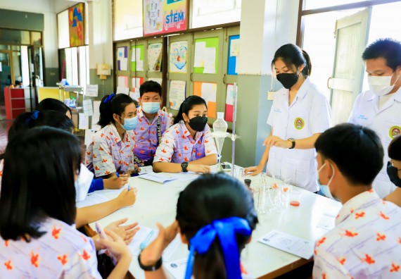 ภาพกิจกรรม   คณะวิทยาศาสตร์และเทคโนโลยี จัดค่ายวิทยาศาสตร์สัญจรโรงเรียนเฉลิมพระเกียรติสมเด็จพระศรีนครินทร์ กำแพงเพชร ฯ