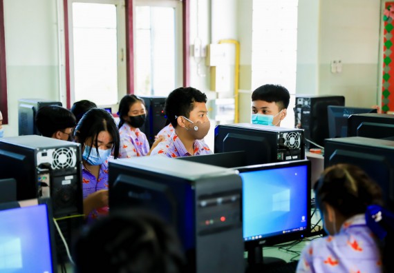 ภาพกิจกรรม   คณะวิทยาศาสตร์และเทคโนโลยี จัดค่ายวิทยาศาสตร์สัญจรโรงเรียนเฉลิมพระเกียรติสมเด็จพระศรีนครินทร์ กำแพงเพชร ฯ