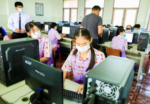 ภาพกิจกรรม   คณะวิทยาศาสตร์และเทคโนโลยี จัดค่ายวิทยาศาสตร์สัญจรโรงเรียนเฉลิมพระเกียรติสมเด็จพระศรีนครินทร์ กำแพงเพชร ฯ