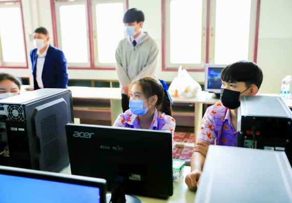 ภาพกิจกรรม   คณะวิทยาศาสตร์และเทคโนโลยี จัดค่ายวิทยาศาสตร์สัญจรโรงเรียนเฉลิมพระเกียรติสมเด็จพระศรีนครินทร์ กำแพงเพชร ฯ