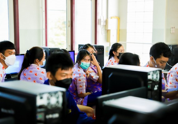 ภาพกิจกรรม   คณะวิทยาศาสตร์และเทคโนโลยี จัดค่ายวิทยาศาสตร์สัญจรโรงเรียนเฉลิมพระเกียรติสมเด็จพระศรีนครินทร์ กำแพงเพชร ฯ