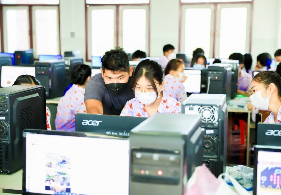 ภาพกิจกรรม   คณะวิทยาศาสตร์และเทคโนโลยี จัดค่ายวิทยาศาสตร์สัญจรโรงเรียนเฉลิมพระเกียรติสมเด็จพระศรีนครินทร์ กำแพงเพชร ฯ