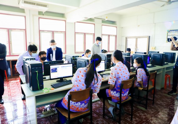 ภาพกิจกรรม   คณะวิทยาศาสตร์และเทคโนโลยี จัดค่ายวิทยาศาสตร์สัญจรโรงเรียนเฉลิมพระเกียรติสมเด็จพระศรีนครินทร์ กำแพงเพชร ฯ