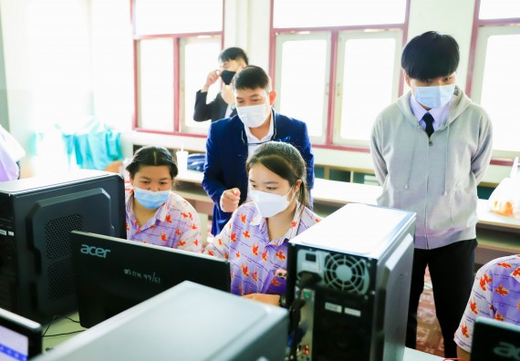 ภาพกิจกรรม   คณะวิทยาศาสตร์และเทคโนโลยี จัดค่ายวิทยาศาสตร์สัญจรโรงเรียนเฉลิมพระเกียรติสมเด็จพระศรีนครินทร์ กำแพงเพชร ฯ