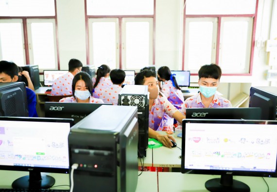 ภาพกิจกรรม   คณะวิทยาศาสตร์และเทคโนโลยี จัดค่ายวิทยาศาสตร์สัญจรโรงเรียนเฉลิมพระเกียรติสมเด็จพระศรีนครินทร์ กำแพงเพชร ฯ