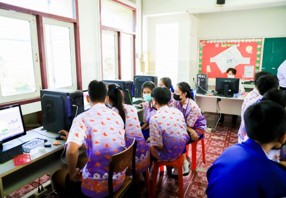 ภาพกิจกรรม   คณะวิทยาศาสตร์และเทคโนโลยี จัดค่ายวิทยาศาสตร์สัญจรโรงเรียนเฉลิมพระเกียรติสมเด็จพระศรีนครินทร์ กำแพงเพชร ฯ