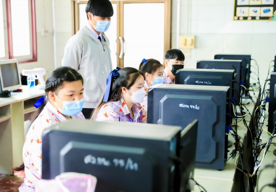 ภาพกิจกรรม   คณะวิทยาศาสตร์และเทคโนโลยี จัดค่ายวิทยาศาสตร์สัญจรโรงเรียนเฉลิมพระเกียรติสมเด็จพระศรีนครินทร์ กำแพงเพชร ฯ