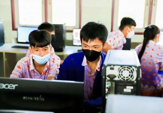 ภาพกิจกรรม   คณะวิทยาศาสตร์และเทคโนโลยี จัดค่ายวิทยาศาสตร์สัญจรโรงเรียนเฉลิมพระเกียรติสมเด็จพระศรีนครินทร์ กำแพงเพชร ฯ