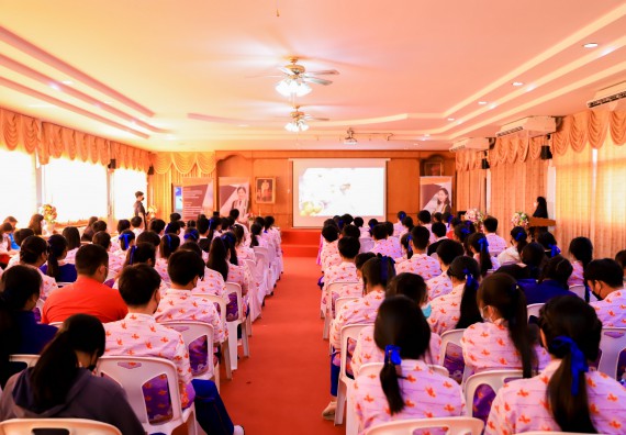 ภาพกิจกรรม   คณะวิทยาศาสตร์และเทคโนโลยี จัดค่ายวิทยาศาสตร์สัญจรโรงเรียนเฉลิมพระเกียรติสมเด็จพระศรีนครินทร์ กำแพงเพชร ฯ