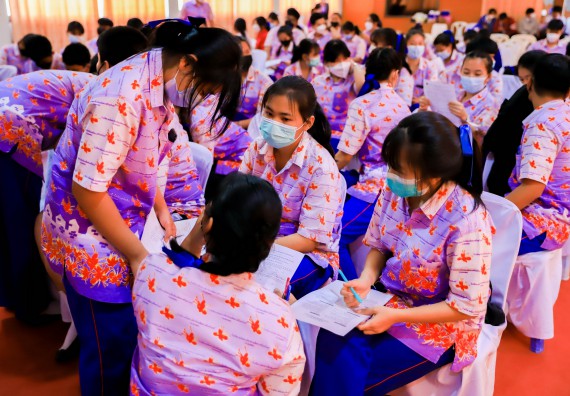 ภาพกิจกรรม   คณะวิทยาศาสตร์และเทคโนโลยี จัดค่ายวิทยาศาสตร์สัญจรโรงเรียนเฉลิมพระเกียรติสมเด็จพระศรีนครินทร์ กำแพงเพชร ฯ