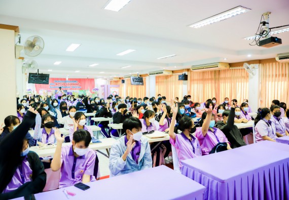 ภาพกิจกรรม   คณะวิทยาศาสตร์และเทคโนโลยี จัดค่ายวิทยาศาสตร์สัญจรโรงเรียนคลองขลุงราษฎร์รังสรรค์