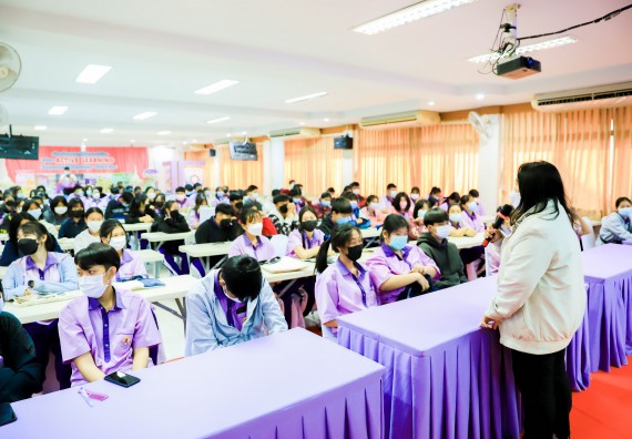 ภาพกิจกรรม   คณะวิทยาศาสตร์และเทคโนโลยี จัดค่ายวิทยาศาสตร์สัญจรโรงเรียนคลองขลุงราษฎร์รังสรรค์