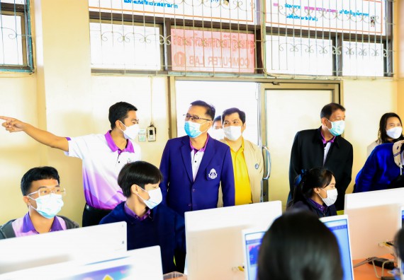 ภาพกิจกรรม   คณะวิทยาศาสตร์และเทคโนโลยี จัดค่ายวิทยาศาสตร์สัญจรโรงเรียนคลองขลุงราษฎร์รังสรรค์