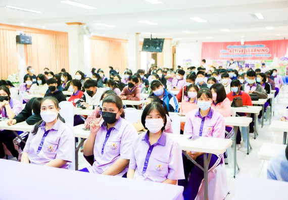 ภาพกิจกรรม   คณะวิทยาศาสตร์และเทคโนโลยี จัดค่ายวิทยาศาสตร์สัญจรโรงเรียนคลองขลุงราษฎร์รังสรรค์