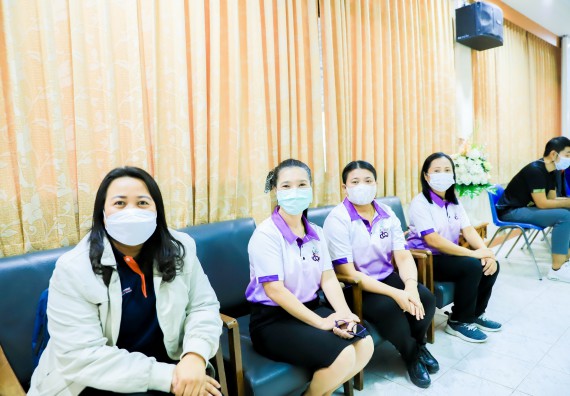 ภาพกิจกรรม   คณะวิทยาศาสตร์และเทคโนโลยี จัดค่ายวิทยาศาสตร์สัญจรโรงเรียนคลองขลุงราษฎร์รังสรรค์