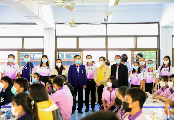 ภาพกิจกรรม   คณะวิทยาศาสตร์และเทคโนโลยี จัดค่ายวิทยาศาสตร์สัญจรโรงเรียนคลองขลุงราษฎร์รังสรรค์