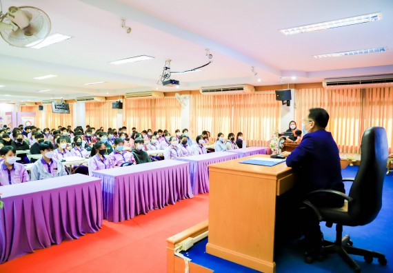 ภาพกิจกรรม   คณะวิทยาศาสตร์และเทคโนโลยี จัดค่ายวิทยาศาสตร์สัญจรโรงเรียนคลองขลุงราษฎร์รังสรรค์