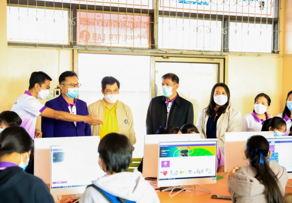 ภาพกิจกรรม   คณะวิทยาศาสตร์และเทคโนโลยี จัดค่ายวิทยาศาสตร์สัญจรโรงเรียนคลองขลุงราษฎร์รังสรรค์