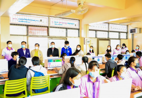 ภาพกิจกรรม   คณะวิทยาศาสตร์และเทคโนโลยี จัดค่ายวิทยาศาสตร์สัญจรโรงเรียนคลองขลุงราษฎร์รังสรรค์