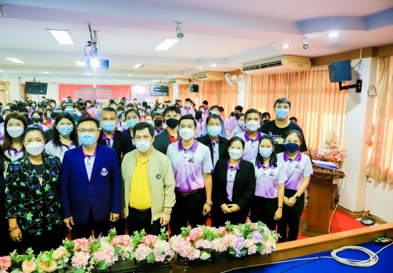 ภาพกิจกรรม   คณะวิทยาศาสตร์และเทคโนโลยี จัดค่ายวิทยาศาสตร์สัญจรโรงเรียนคลองขลุงราษฎร์รังสรรค์