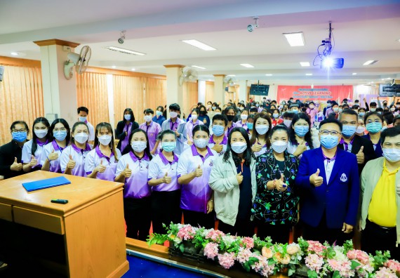 ภาพกิจกรรม   คณะวิทยาศาสตร์และเทคโนโลยี จัดค่ายวิทยาศาสตร์สัญจรโรงเรียนคลองขลุงราษฎร์รังสรรค์