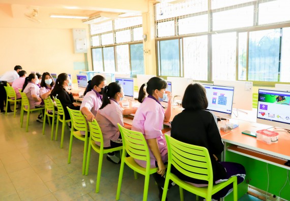 ภาพกิจกรรม   คณะวิทยาศาสตร์และเทคโนโลยี จัดค่ายวิทยาศาสตร์สัญจรโรงเรียนคลองขลุงราษฎร์รังสรรค์