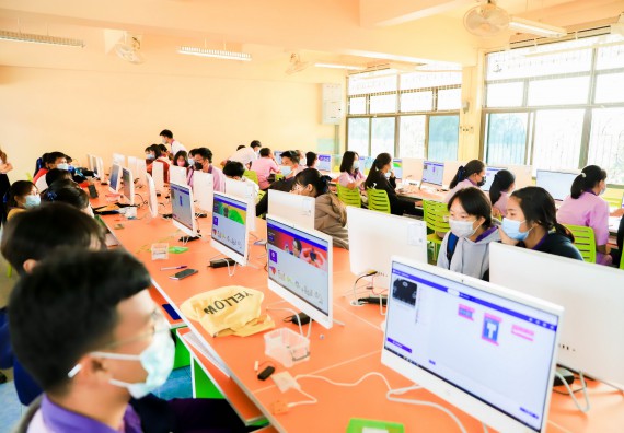 ภาพกิจกรรม   คณะวิทยาศาสตร์และเทคโนโลยี จัดค่ายวิทยาศาสตร์สัญจรโรงเรียนคลองขลุงราษฎร์รังสรรค์