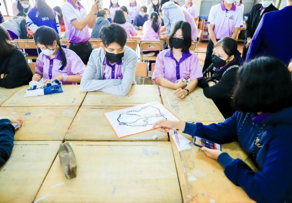 ภาพกิจกรรม   คณะวิทยาศาสตร์และเทคโนโลยี จัดค่ายวิทยาศาสตร์สัญจรโรงเรียนคลองขลุงราษฎร์รังสรรค์