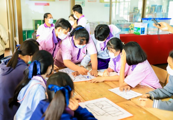 ภาพกิจกรรม   คณะวิทยาศาสตร์และเทคโนโลยี จัดค่ายวิทยาศาสตร์สัญจรโรงเรียนคลองขลุงราษฎร์รังสรรค์