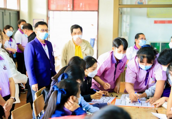 ภาพกิจกรรม   คณะวิทยาศาสตร์และเทคโนโลยี จัดค่ายวิทยาศาสตร์สัญจรโรงเรียนคลองขลุงราษฎร์รังสรรค์