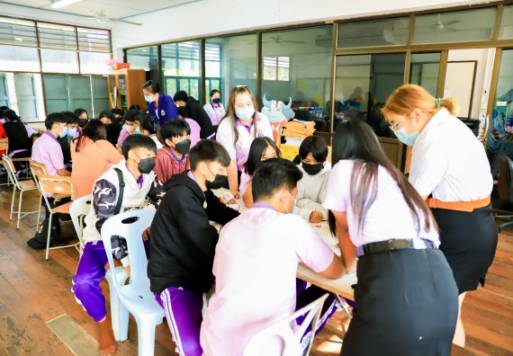 ภาพกิจกรรม   คณะวิทยาศาสตร์และเทคโนโลยี จัดค่ายวิทยาศาสตร์สัญจรโรงเรียนคลองขลุงราษฎร์รังสรรค์