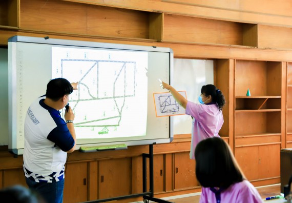 ภาพกิจกรรม   คณะวิทยาศาสตร์และเทคโนโลยี จัดค่ายวิทยาศาสตร์สัญจรโรงเรียนคลองขลุงราษฎร์รังสรรค์