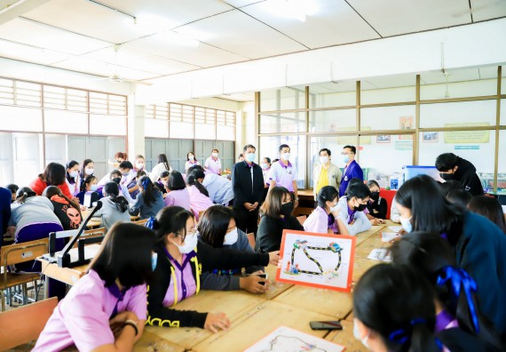 ภาพกิจกรรม   คณะวิทยาศาสตร์และเทคโนโลยี จัดค่ายวิทยาศาสตร์สัญจรโรงเรียนคลองขลุงราษฎร์รังสรรค์