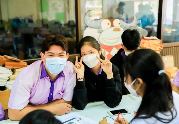 ภาพกิจกรรม   คณะวิทยาศาสตร์และเทคโนโลยี จัดค่ายวิทยาศาสตร์สัญจรโรงเรียนคลองขลุงราษฎร์รังสรรค์