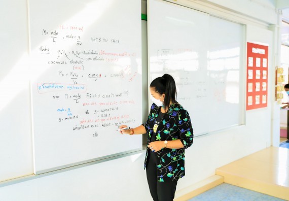 ภาพกิจกรรม   คณะวิทยาศาสตร์และเทคโนโลยี จัดค่ายวิทยาศาสตร์สัญจรโรงเรียนคลองขลุงราษฎร์รังสรรค์