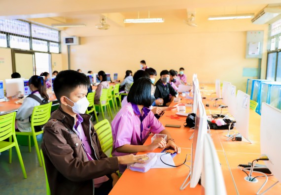 ภาพกิจกรรม   คณะวิทยาศาสตร์และเทคโนโลยี จัดค่ายวิทยาศาสตร์สัญจรโรงเรียนคลองขลุงราษฎร์รังสรรค์