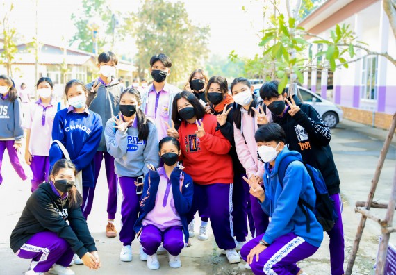 ภาพกิจกรรม   คณะวิทยาศาสตร์และเทคโนโลยี จัดค่ายวิทยาศาสตร์สัญจรโรงเรียนคลองขลุงราษฎร์รังสรรค์