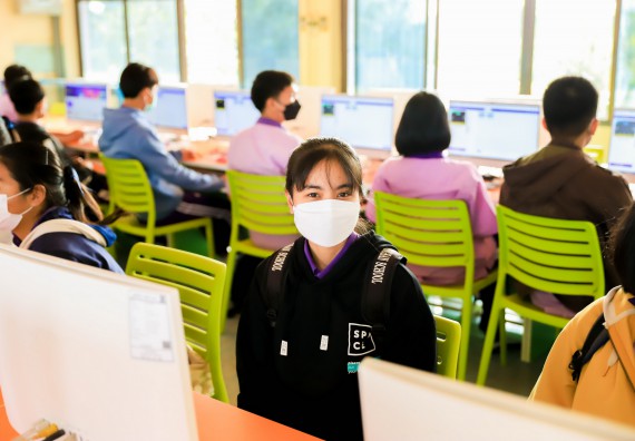 ภาพกิจกรรม   คณะวิทยาศาสตร์และเทคโนโลยี จัดค่ายวิทยาศาสตร์สัญจรโรงเรียนคลองขลุงราษฎร์รังสรรค์