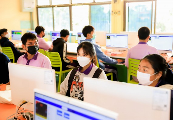 ภาพกิจกรรม   คณะวิทยาศาสตร์และเทคโนโลยี จัดค่ายวิทยาศาสตร์สัญจรโรงเรียนคลองขลุงราษฎร์รังสรรค์