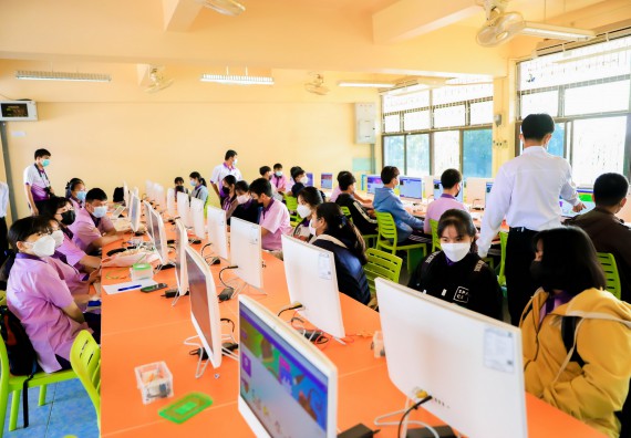 ภาพกิจกรรม   คณะวิทยาศาสตร์และเทคโนโลยี จัดค่ายวิทยาศาสตร์สัญจรโรงเรียนคลองขลุงราษฎร์รังสรรค์