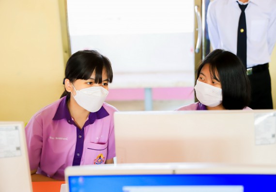 ภาพกิจกรรม   คณะวิทยาศาสตร์และเทคโนโลยี จัดค่ายวิทยาศาสตร์สัญจรโรงเรียนคลองขลุงราษฎร์รังสรรค์